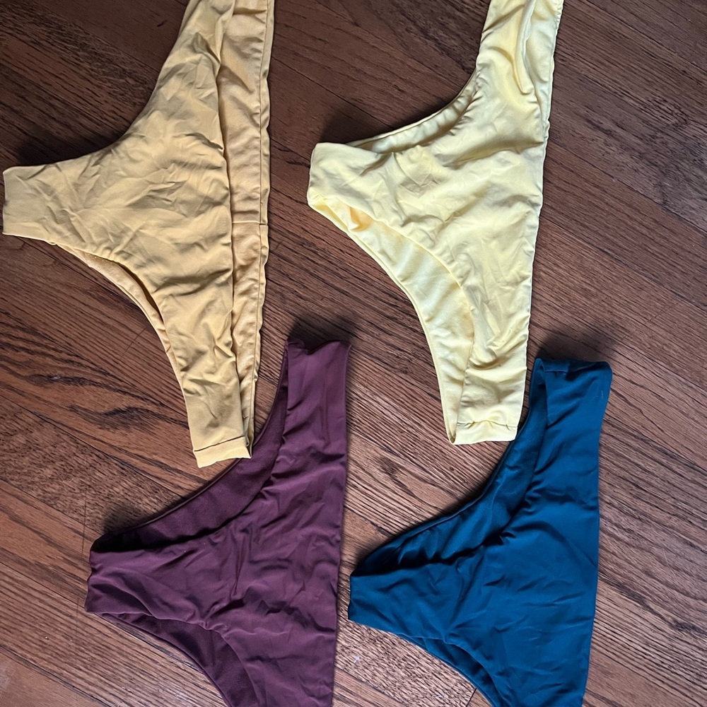 Set of 4 Billabong cheeky hipster bikini bottoms
